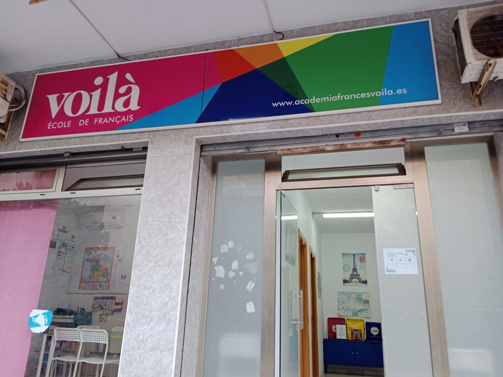 Exterior local academia